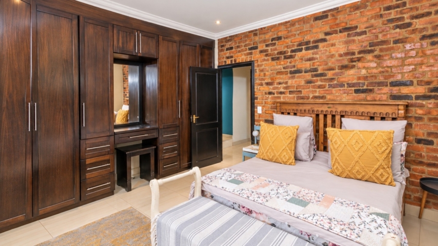 5 Bedroom Property for Sale in Xanadu Nature Estate North West
